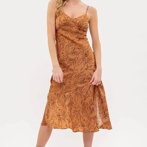 Blu Pepper Brown Midi Dress with Elegant Design size small
